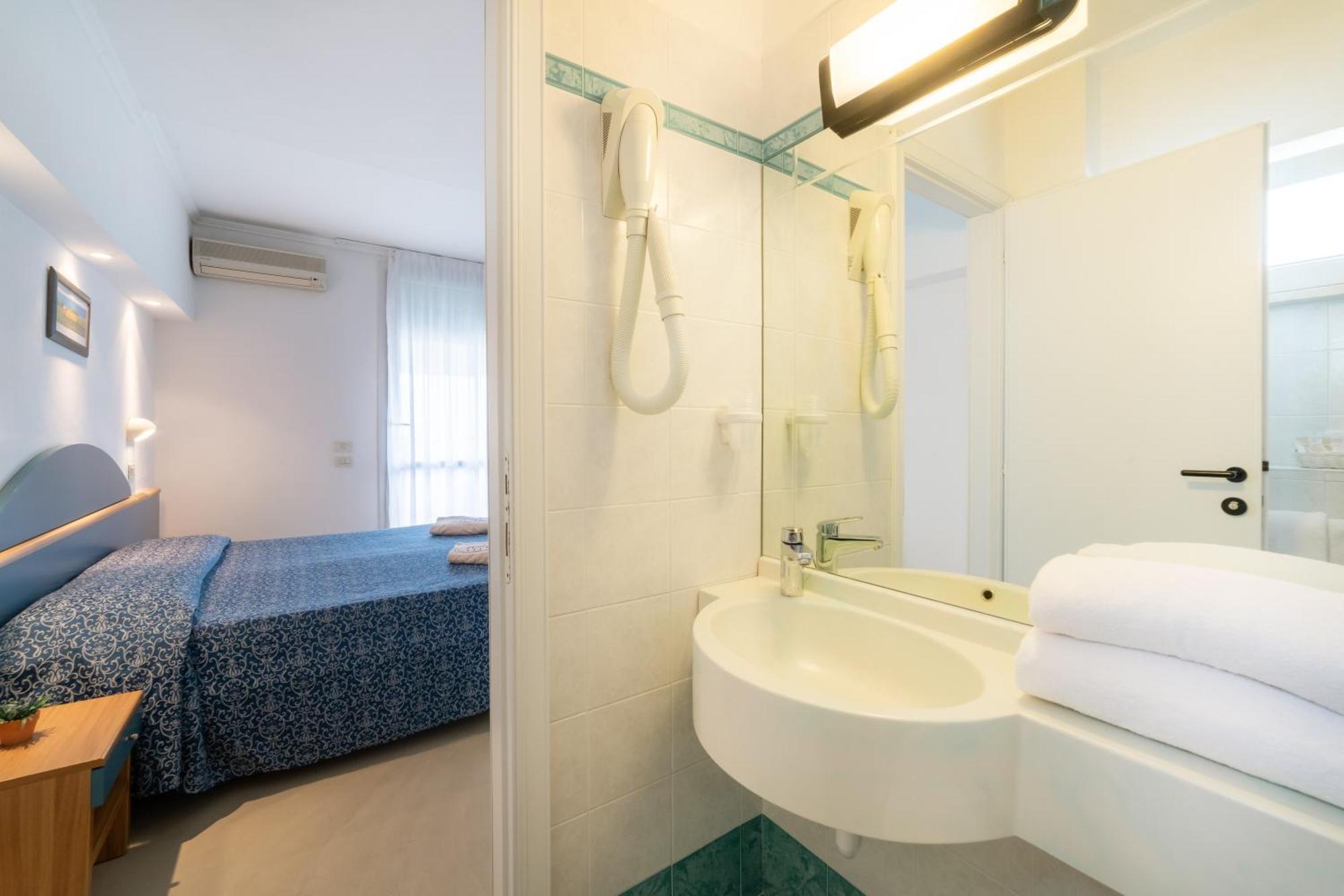 Hotel Golf Cattolica Esterno foto