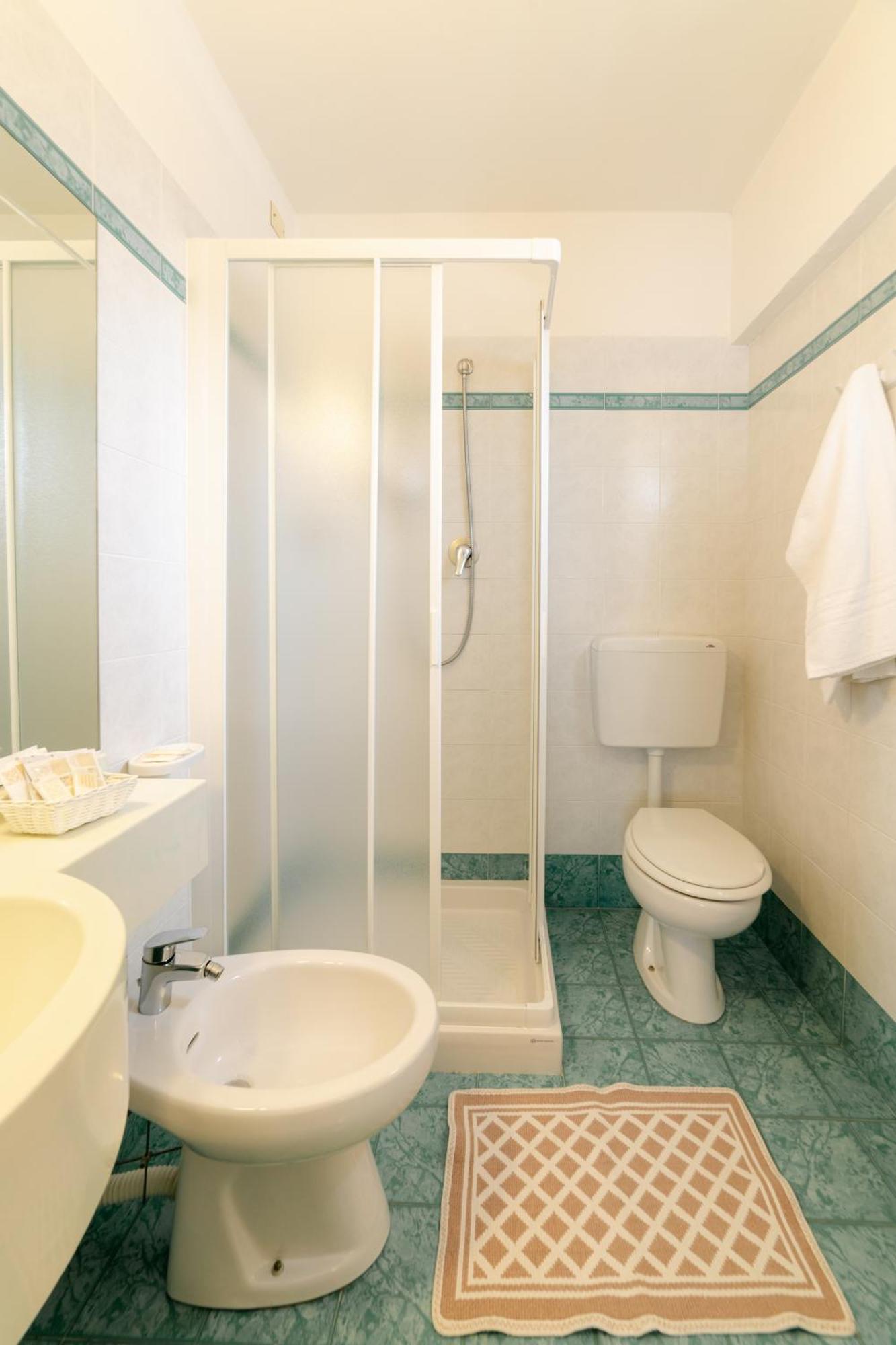 Hotel Golf Cattolica Esterno foto