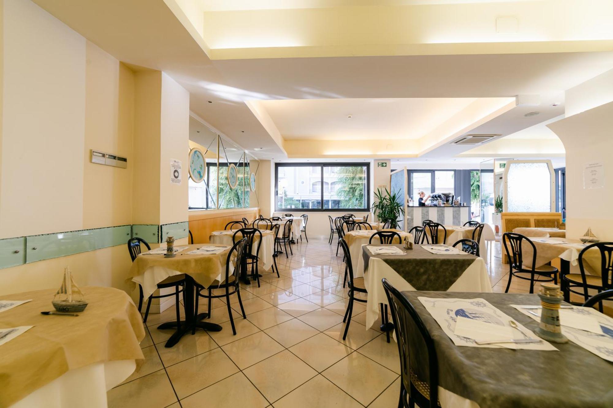 Hotel Golf Cattolica Esterno foto